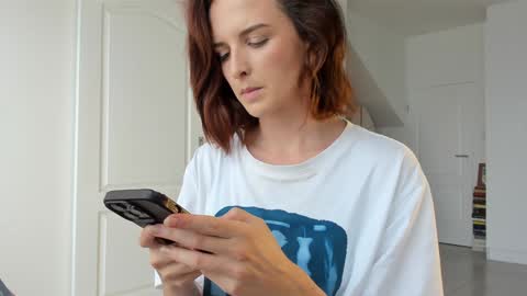 Alexandra Thorn online show from 03.17.26