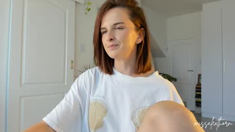 Alexandra Thorn online show from 04.07.26