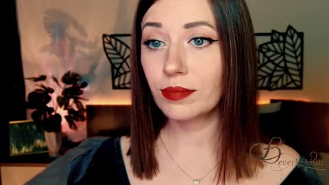 Snapshot of missbeverlymills chatting on 12.14.24 The divine Beverly online show from 12.14.24