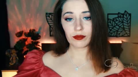 Snapshot of missbeverlymills chatting on 02.02.25 The divine Beverly online show from 02.02.25