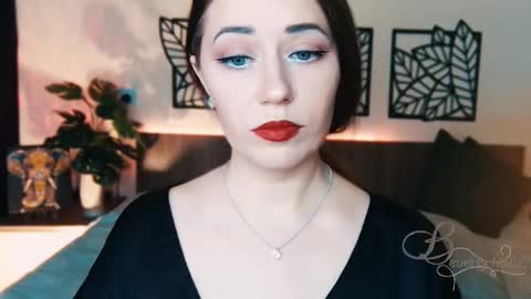 Snapshot of missbeverlymills chatting on 02.21.25 The divine Beverly online show from 02.21.25