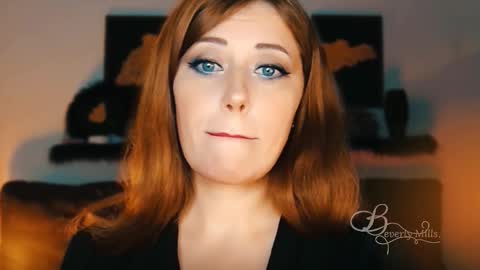 Snapshot of missbeverlymills chatting on 09.25.25 The divine Beverly online show from 09.25.25