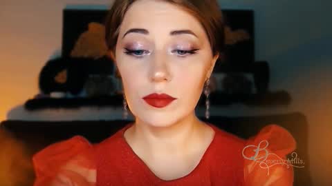 Snapshot of missbeverlymills chatting on 10.04.25 The divine Beverly online show from 10.04.25