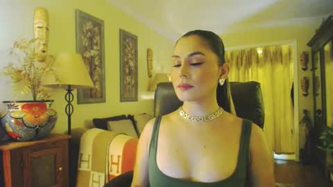 Snapshot of missbrownx chatting on 06.19.26 Brownie -P online show from 06.19.26