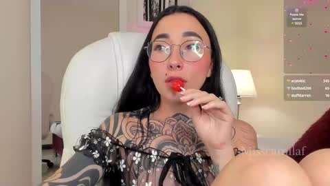 Snapshot of misscamilaf chatting on 03.05.25 Camila Flores online show from 03.05.25