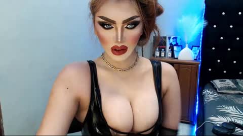 Snapshot of misschannel4sub chatting on 01.09.25 PRIESTESS CHANNEL online show from 01.09.25