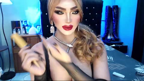 Snapshot of misschannel4sub chatting on 01.20.25 PRIESTESS CHANNEL online show from 01.20.25