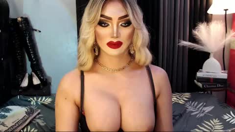 Snapshot of misschannel4sub chatting on 02.19.25 PRIESTESS CHANNEL online show from 02.19.25