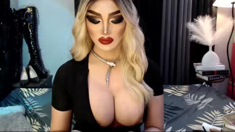 Snapshot of misschannel4sub chatting on 03.09.25 PRIESTESS CHANNEL online show from 03.09.25