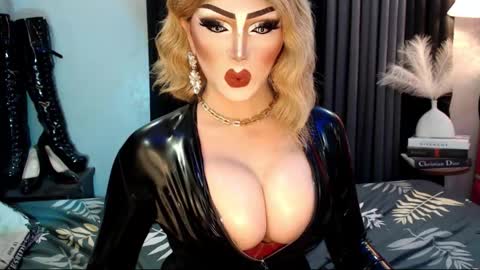 Snapshot of misschannel4sub chatting on 09.17.25 PRIESTESS CHANNEL online show from 09.17.25