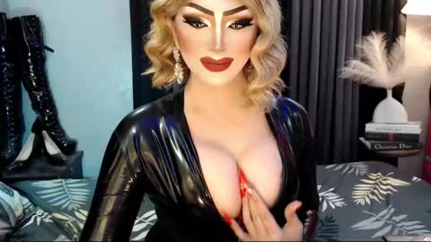 Snapshot of misschannel4sub chatting on 09.24.25 PRIESTESS CHANNEL online show from 09.24.25