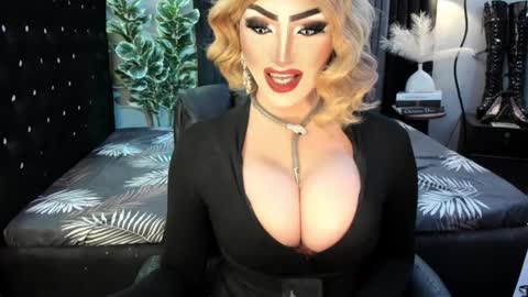 Snapshot of misschannel4sub chatting on 10.19.25 PRIESTESS CHANNEL online show from 10.19.25