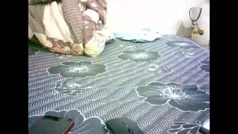 Snapshot of misscuteberry chatting on 11.04.25 VAL online show from 11.04.25