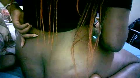 Snapshot of misscuteberry chatting on 11.07.25 VAL online show from 11.07.25