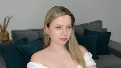 Miss Darina Ross online show from 01.24.25