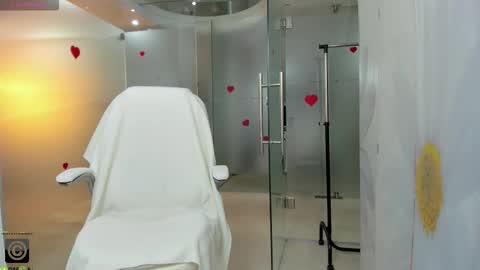 Miss Domina online show from 02.09.26