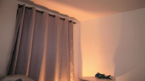 Snapshot of misselektra__ chatting on 05.26.26 ELEKTRA online show from 05.26.26