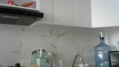 melodie  online show from 12.20.24