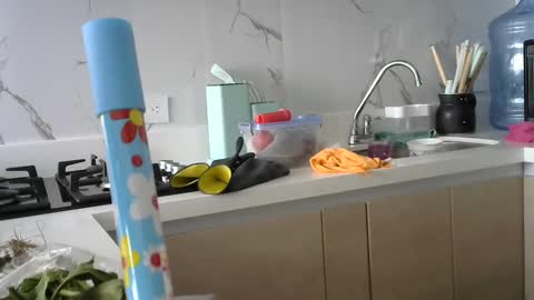 melodie  online show from 02.25.25