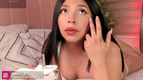 Snapshot of missesmeralda chatting on 06.05.26 Julieta Arboleda but i like call me esme online show from 06.05.26