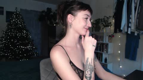 Snapshot of missfiti chatting on 12.15.24 missfiti online show from 12.15.24