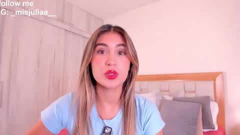 Snapshot of missjuliaa_ chatting on 10.02.25 A N N Y online show from 10.02.25