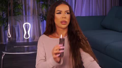 Snapshot of misskiarra chatting on 01.12.25 misskiarra online show from 01.12.25