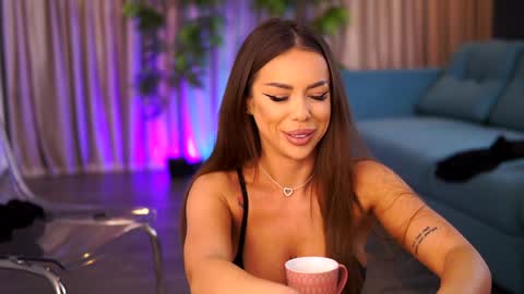 Snapshot of misskiarra chatting on 01.27.25 misskiarra online show from 01.27.25