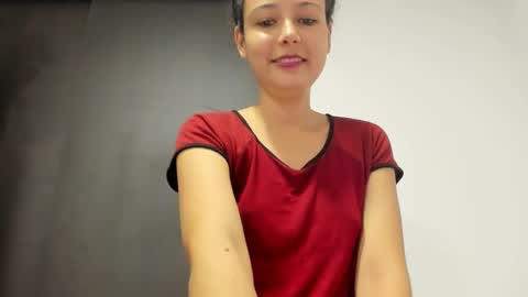 Snapshot of misslatinrose chatting on 09.21.25 Rose online show from 09.21.25