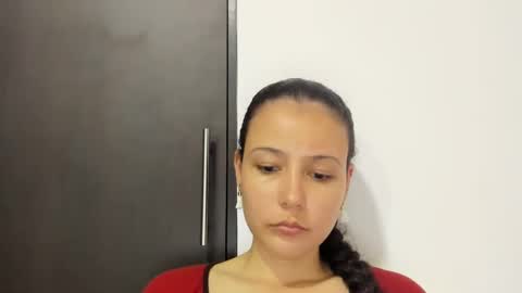 Snapshot of misslatinrose chatting on 09.25.25 Rose online show from 09.25.25