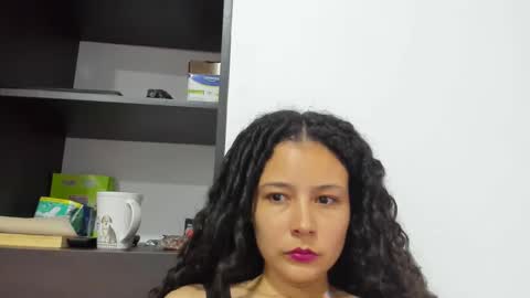 Snapshot of misslatinrose chatting on 10.11.25 Rose online show from 10.11.25