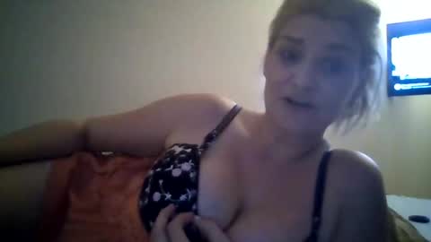 Snapshot of misslicks chatting on 10.25.25 Misslicks online show from 10.25.25