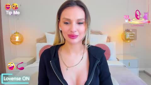 Snapshot of misslou_ chatting on 03.04.26 Lou online show from 03.04.26