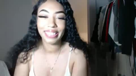 kourtn3ylov3  twitter online show from 10.13.25