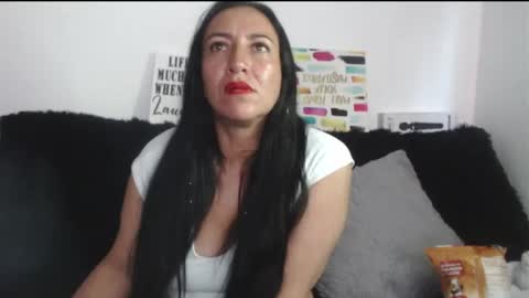 Snapshot of misslucyy1 chatting on 12.31.24 luccy online show from 12.31.24