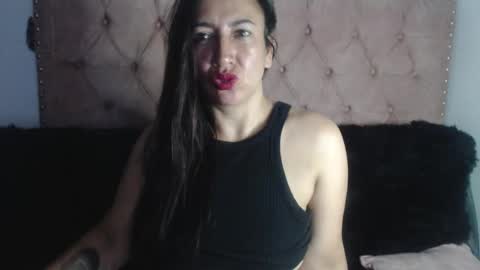 Snapshot of misslucyy1 chatting on 10.07.25 luccy online show from 10.07.25