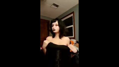 Snapshot of missmacabre666 chatting on 01.17.26 missmacabre666 online show from 01.17.26