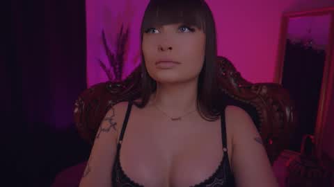 Snapshot of missmerciless chatting on 03.01.25 LUXXANDRA online show from 03.01.25