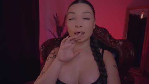 Snapshot of missmerciless chatting on 03.12.25 LUXXANDRA online show from 03.12.25