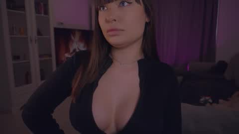 LUXXANDRA online show from 03.04.26