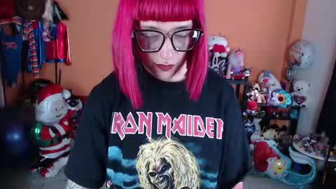 Miss Mia online show from 12.03.25