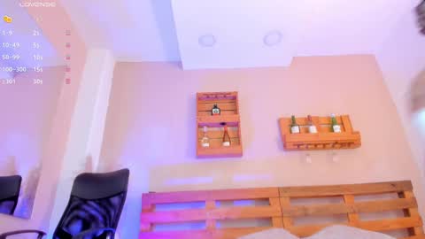 Mia  online show from 10.11.25