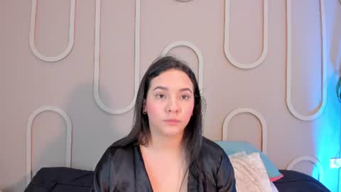 Mia  online show from 06.22.26