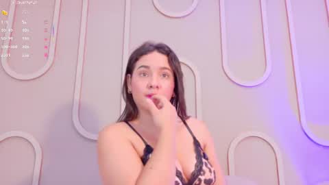 Mia  online show from 07.25.26