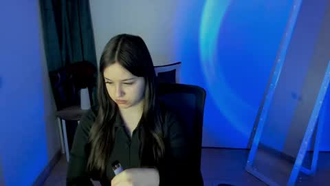 Mia online show from 05.11.26