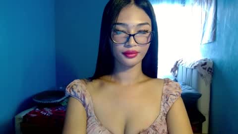 missminervaa online show from 08.05.26