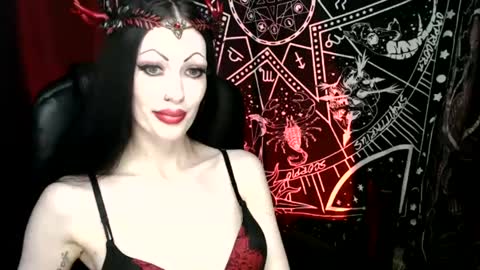 MissMoonDoll online show from 01.30.25