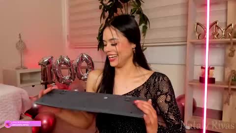 Snapshot of missnataly_ chatting on 02.13.25 Nataly Rivas online show from 02.13.25