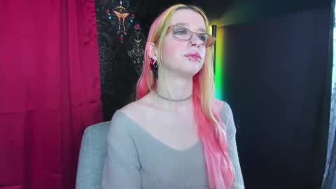 Snapshot of missnikkivill chatting on 03.06.25 Mistress Nikki Vill online show from 03.06.25