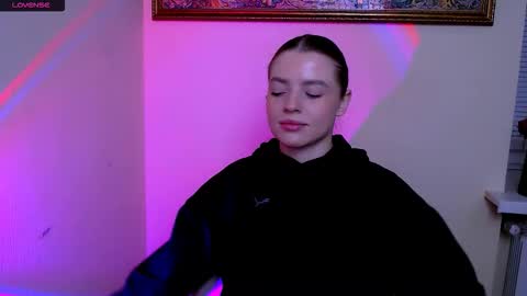 Olivia online show from 02.04.26